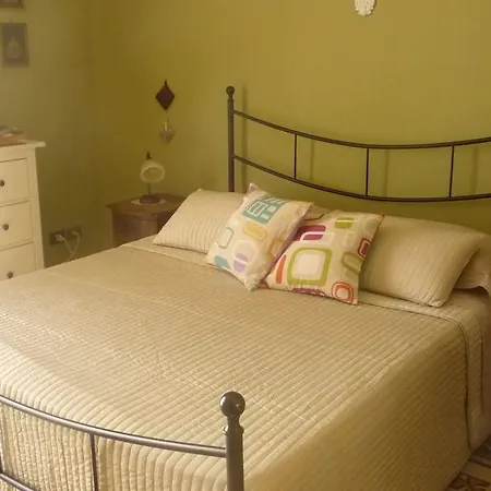 Vecchia Carrucola בית הארחה קאריני